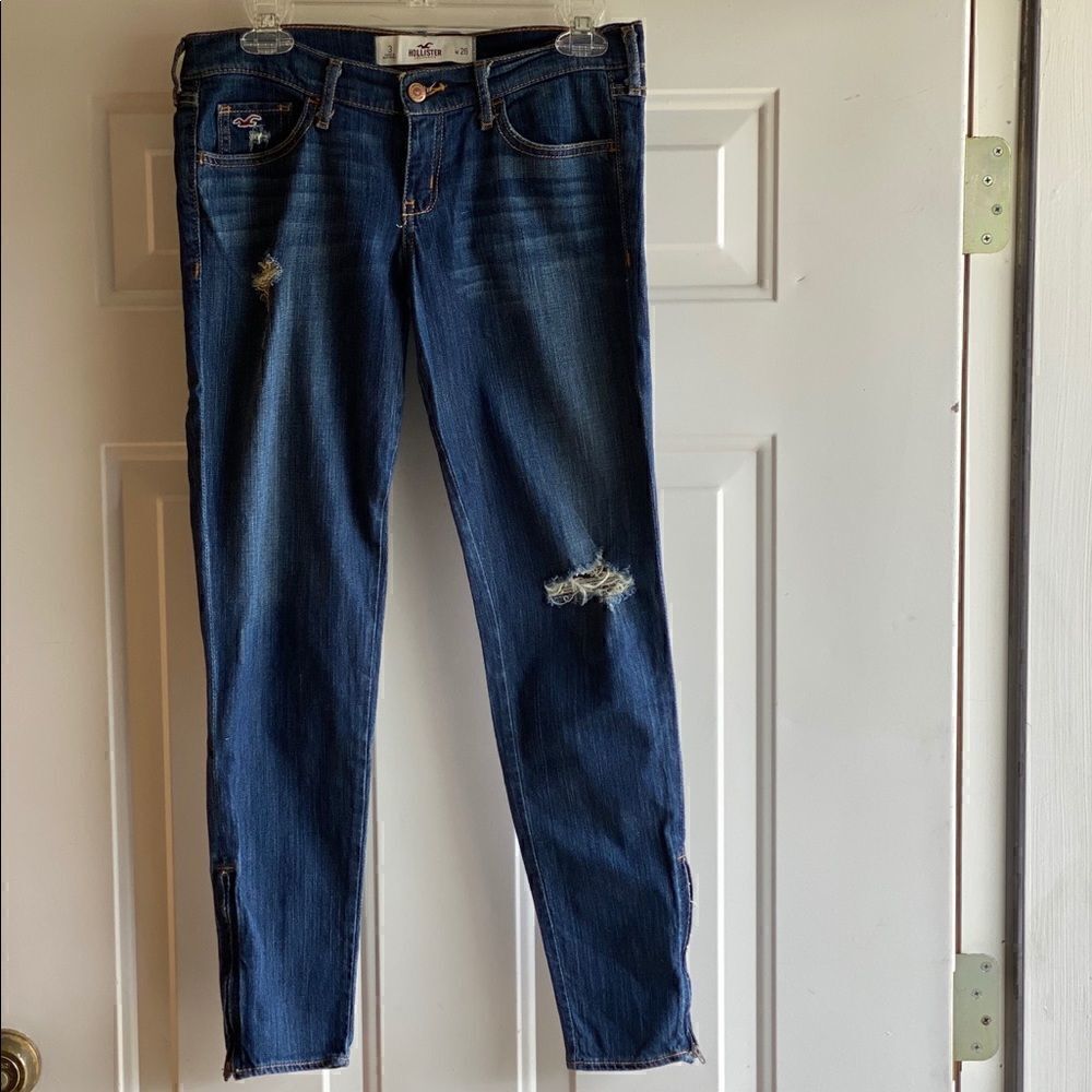 Hollister Lt. Distressed Skinny Jeans